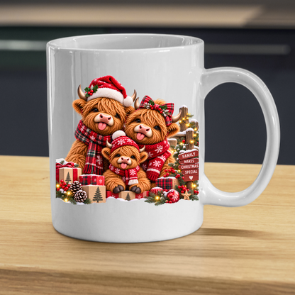 Christmas Highland Cow Family Mug "Family Makes Christmas Special" Christmas Highland Cow Family 325ml Ceramic Coffee Mug – Cute Highland Cow Family with Wooden Sign, Santa Hat, Scarves & Gifts | Festive Holiday Gift | Fast Dispatch by UK Seller (M3376)