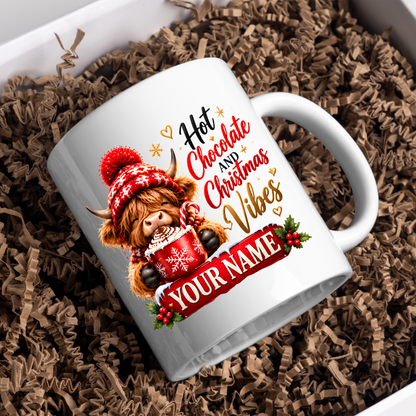 Personalised Christmas Mug "Hot Chocolate And Christmas Vibes" 325ml Ceramic Coffee Tea Cup – Winter Highland Cow, Hot Cocoa, Custom Name & Festive Slogan Novelty Gift for Bestie, Women, Holiday – Fast Dispatch by UK Seller (M3516)