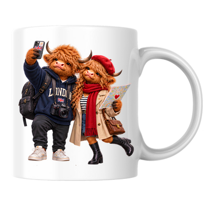 Fashion Mug "London Tourist Highland Cow Couple" London Tourist Highland Cow Couple 325ml Ceramic Coffee Mug – Trendy Sightseeing Tea Cup With Smartphone Selfie Map Hoodie Graphic Gift | Available in Multicolours | Fast Dispatch by UK Seller (M3190)