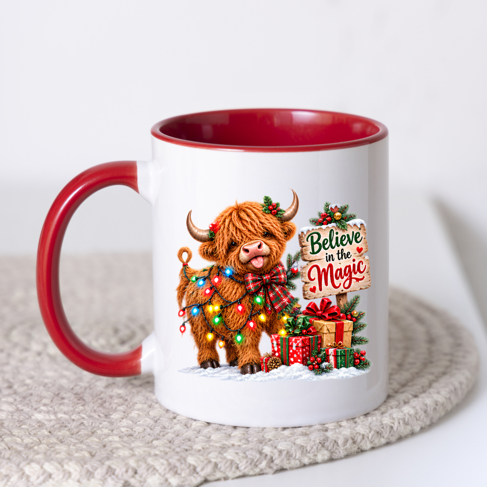 Christmas Mug "Believe in the Magic Highland Cow" Believe in the Magic Highland Cow 325ml Ceramic Coffee Mug – Festive Christmas Lights Tea Cup With Wooden Sign Presents Graphic Gift | Available in Multicolours | Fast Dispatch by UK Seller (M3173)