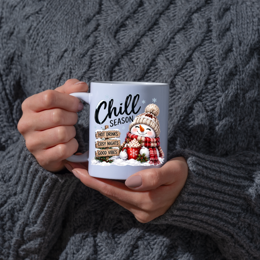 Snowman Chill Season Mug "Chill Season Hot Drinks Cosy Nights Good Vibes" Chill Season Hot Drinks 325ml Ceramic Coffee Mug – Cute Snowman in Beanie & Scarf holding Hot Chocolate Mug with Wooden Sign Post | Winter Gift | Fast Dispatch by UK Seller (M3400)