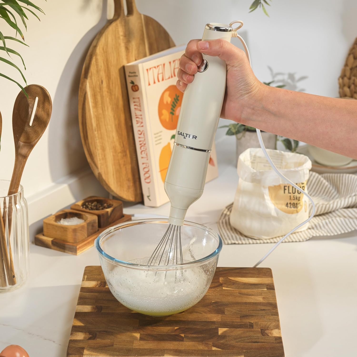 Salter Retro 3-in-1 Blender Set – 600W Powerful Motor, 2 Speed Settings, Stainless Steel Whisk & Blades, 500ml Food Chopper Bowl, Multifunctional Hand Blender for Whisking, Blending & Chopping, Cream